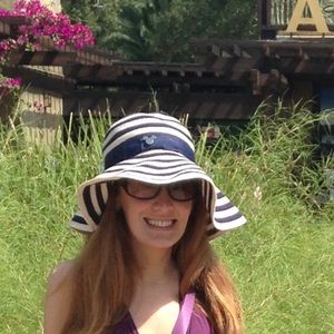 Disney parks Mickey sun hat